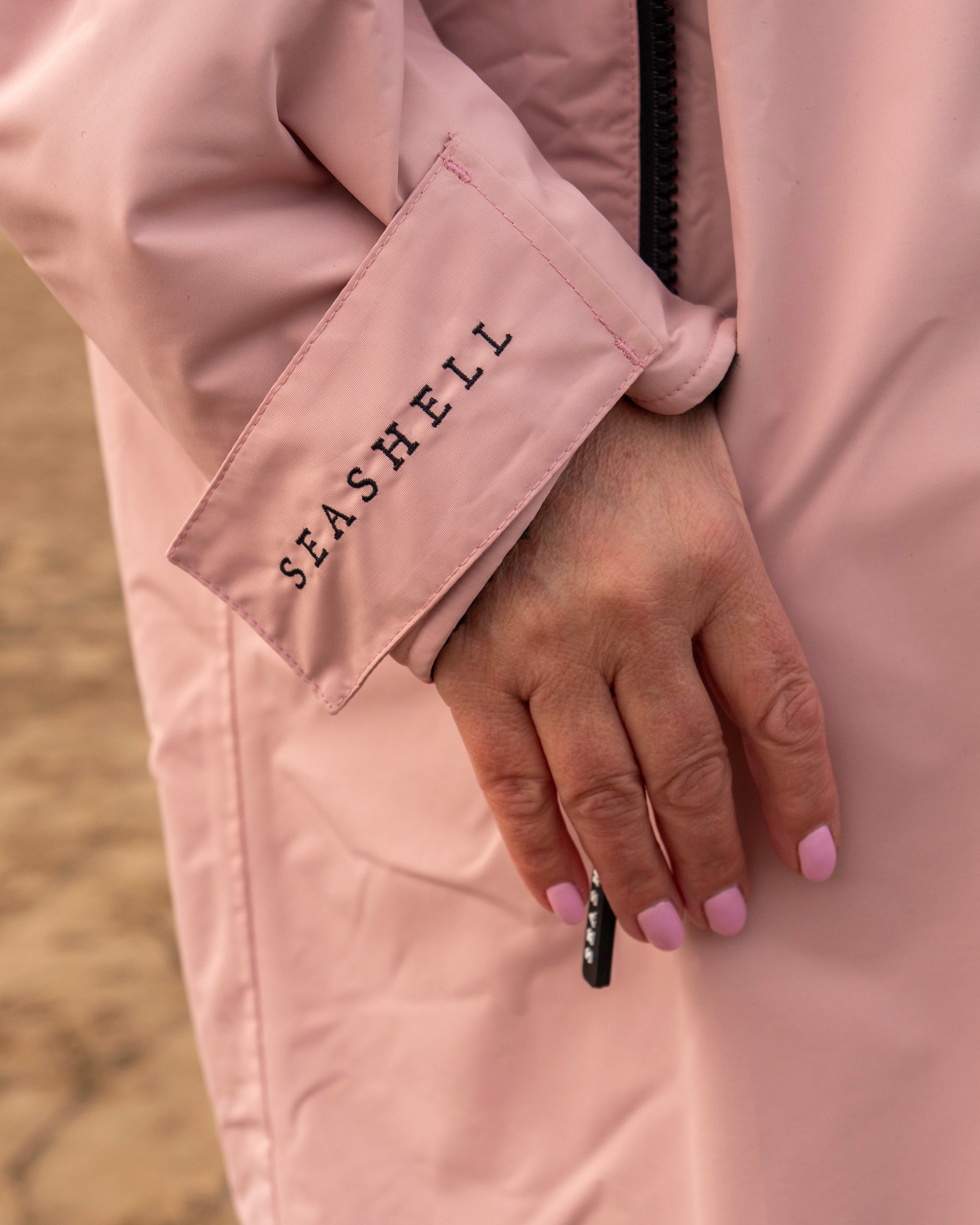 Changing Robe Pebble Pink – female model
