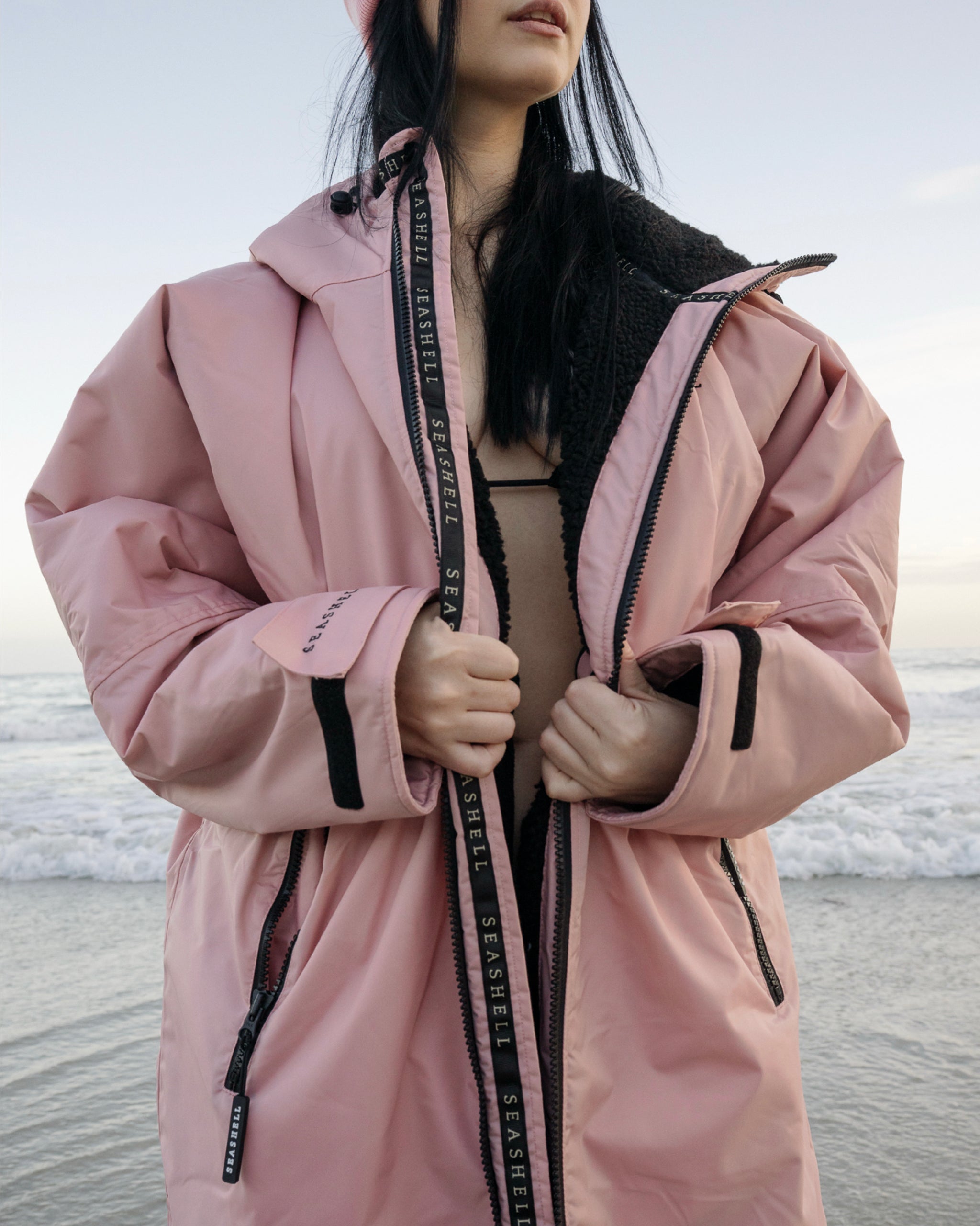 Changing Robe Pebble Pink – female model
