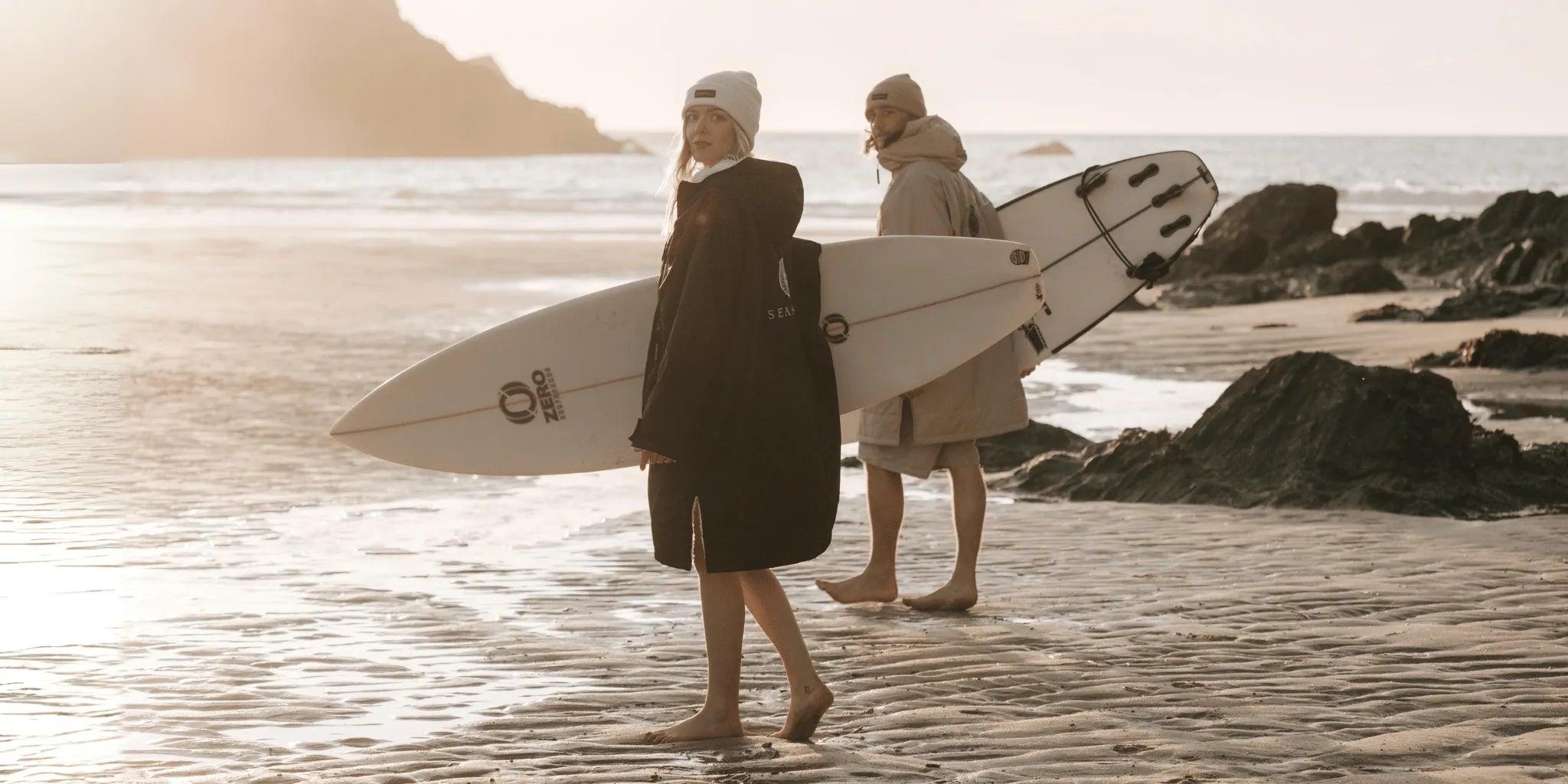 From Surf to Sand: Why changing robes Are a Game Changer for Beachgoers - SEASHELL®