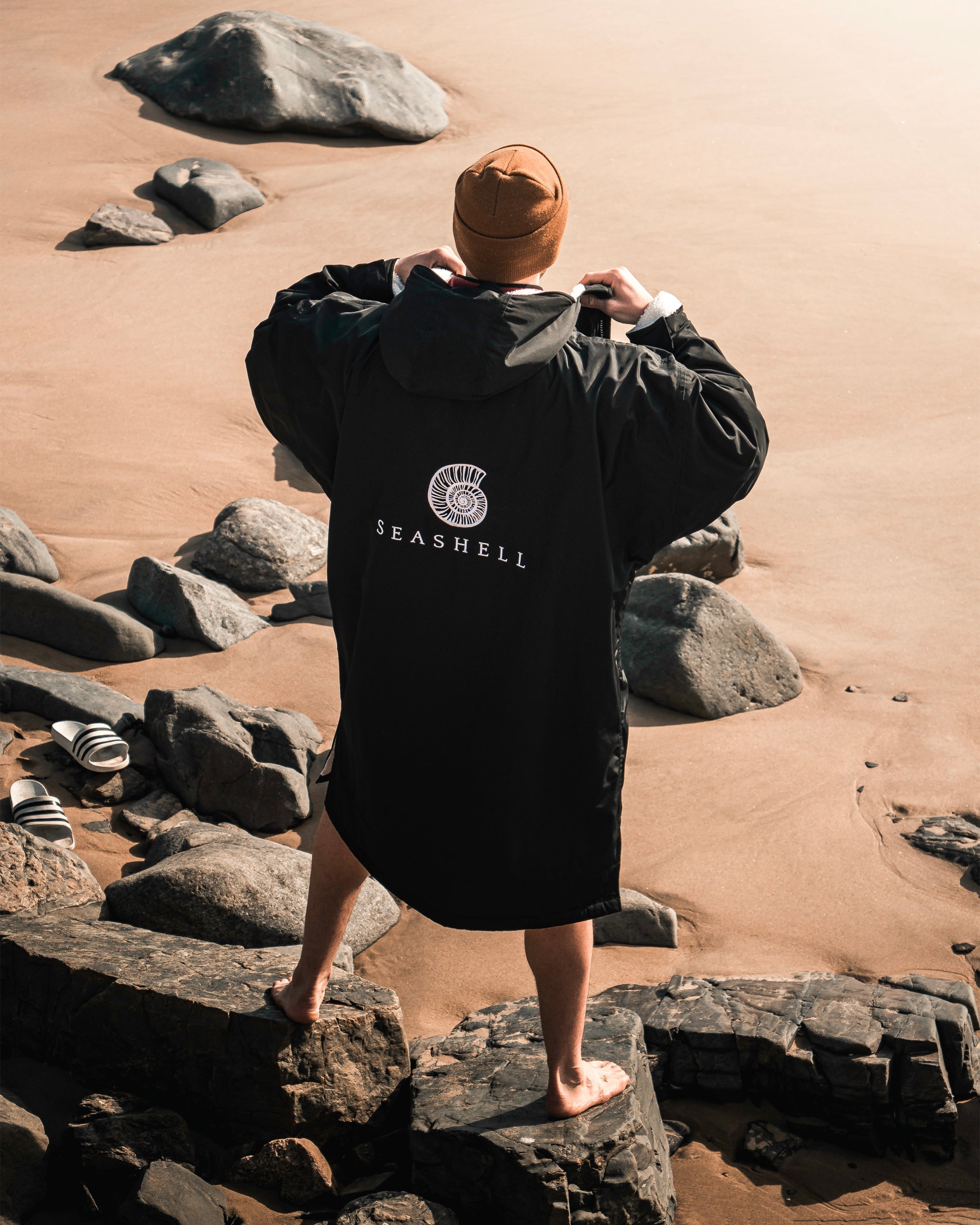 Changing Robe Black – male model