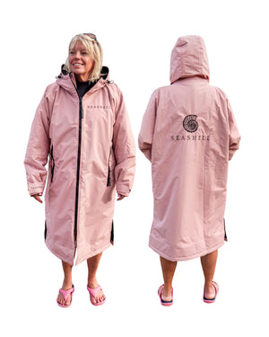 Changing Robe Pebble Pink – female model