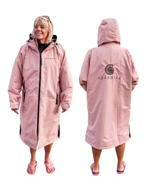 Changing Robe Pebble Pink – female model