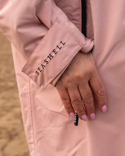 Changing Robe Pebble Pink – female model