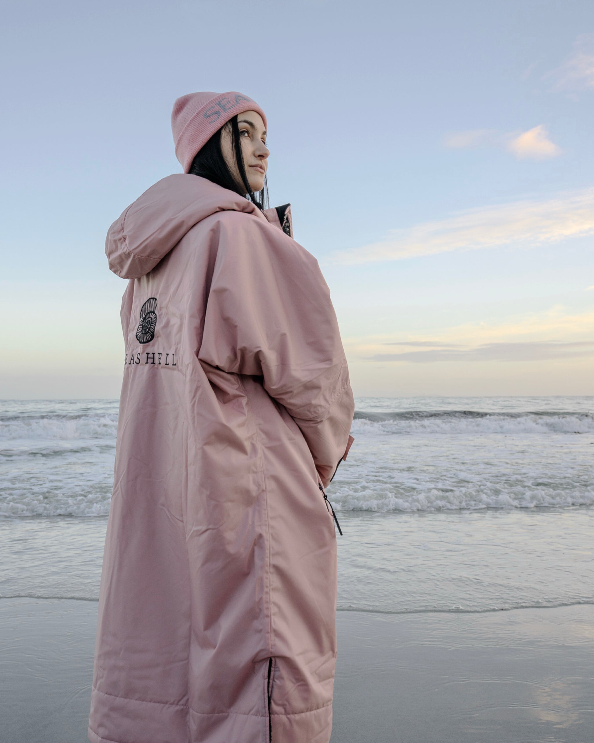 Changing Robe Pebble Pink – female model