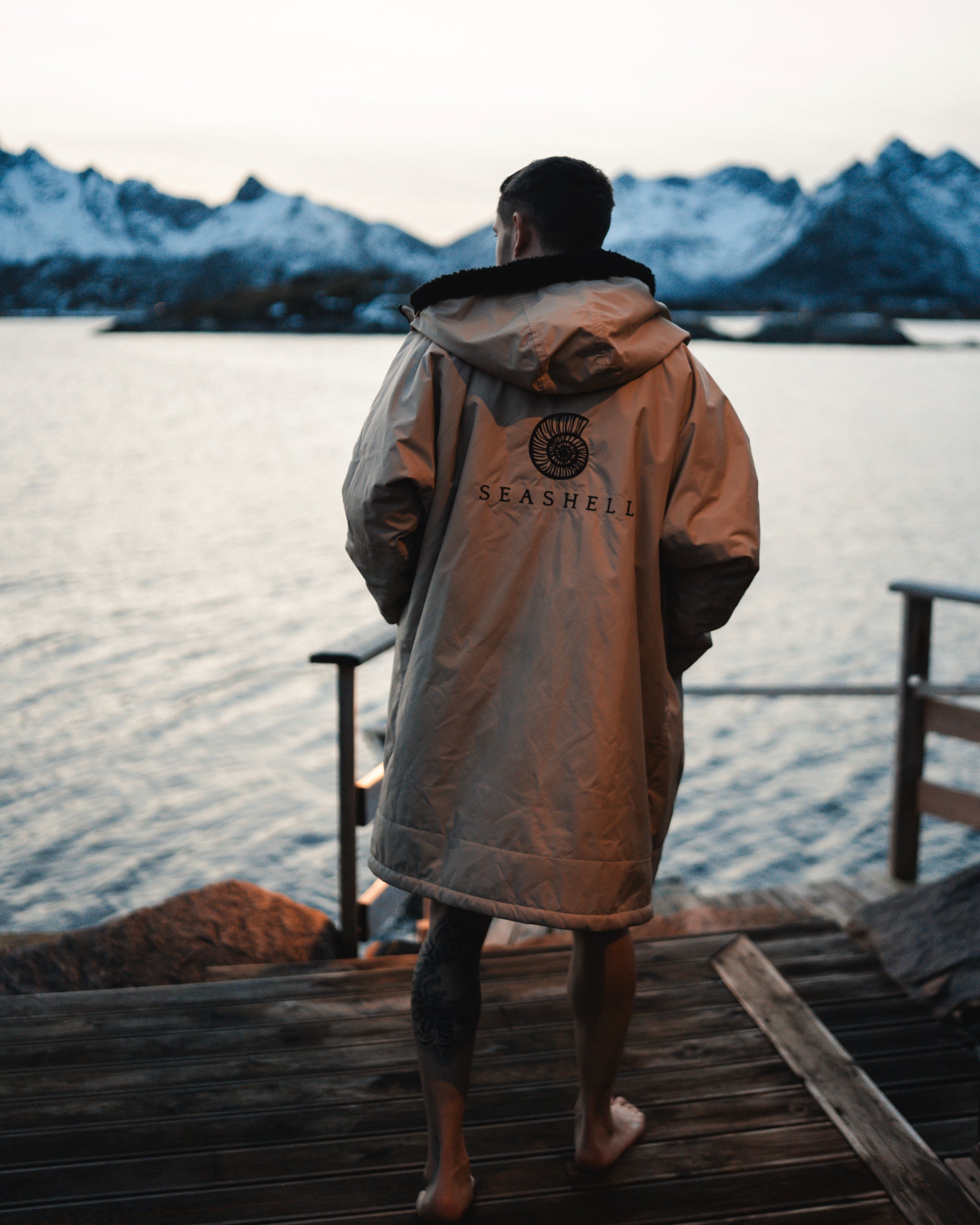 Changing Robe Sand – male model